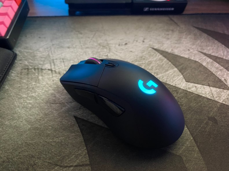 A wireless gaming mouse