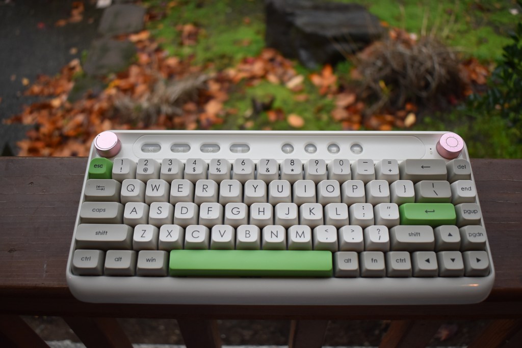 Top view of Epomaker B21 mecahnical keyboard. 