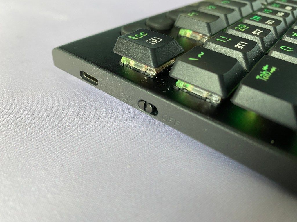 Buttons on Redragon Horus K618 mechanical keyboard