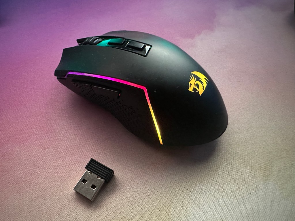 Redragon M693 mouse with wireless dongle